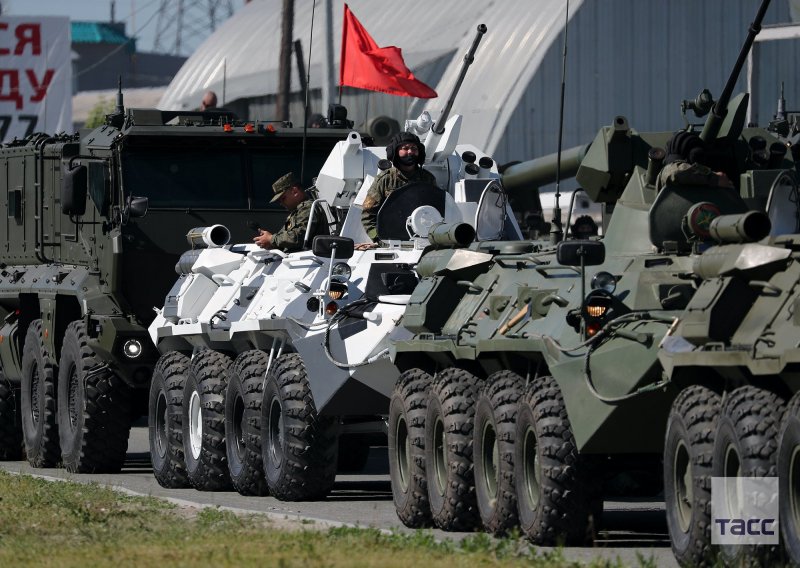 Военный парад Франция техника