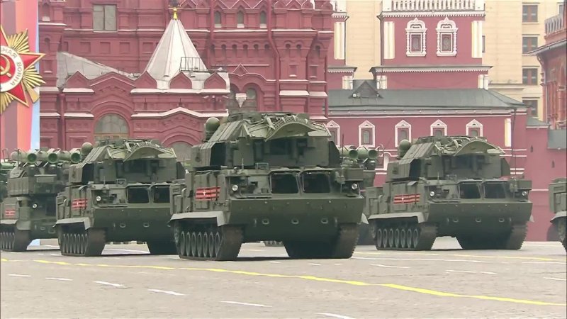 Парад военной техники на красной площади 2019