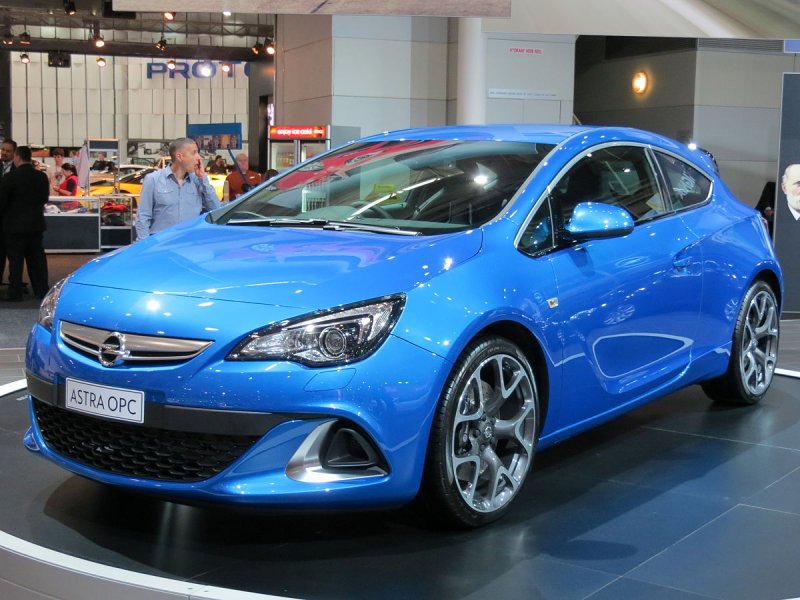 Opel Astra OPC 2012
