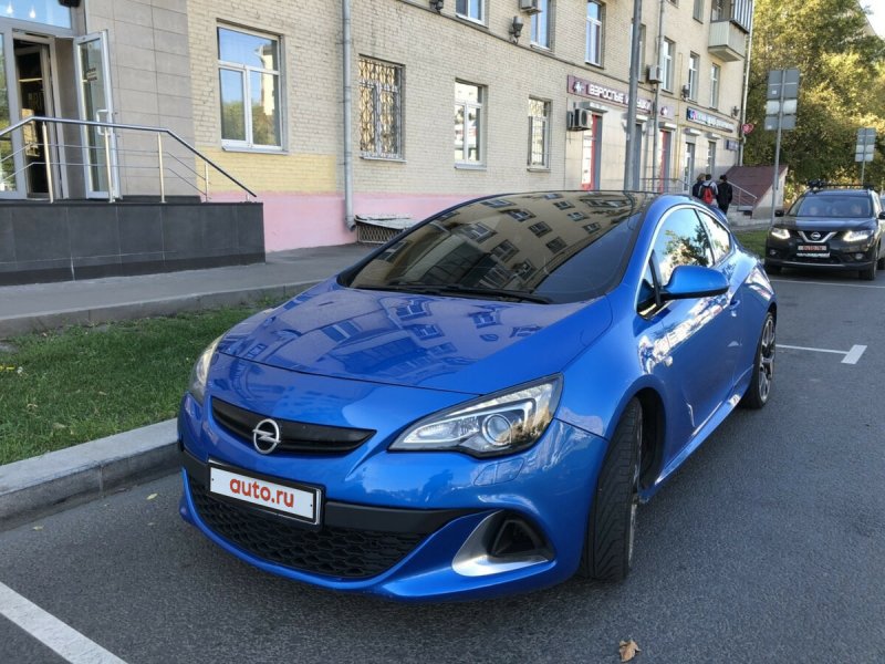 Opel Astra OPC 2012