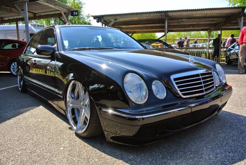 Mercedes-Benz w210