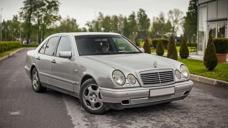 Mercedes-Benz w210
