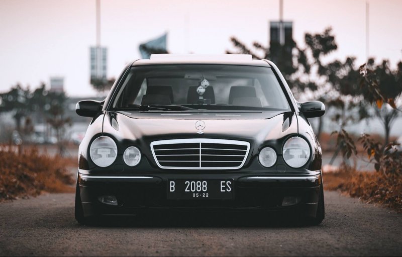 Мерседес Бенц w210