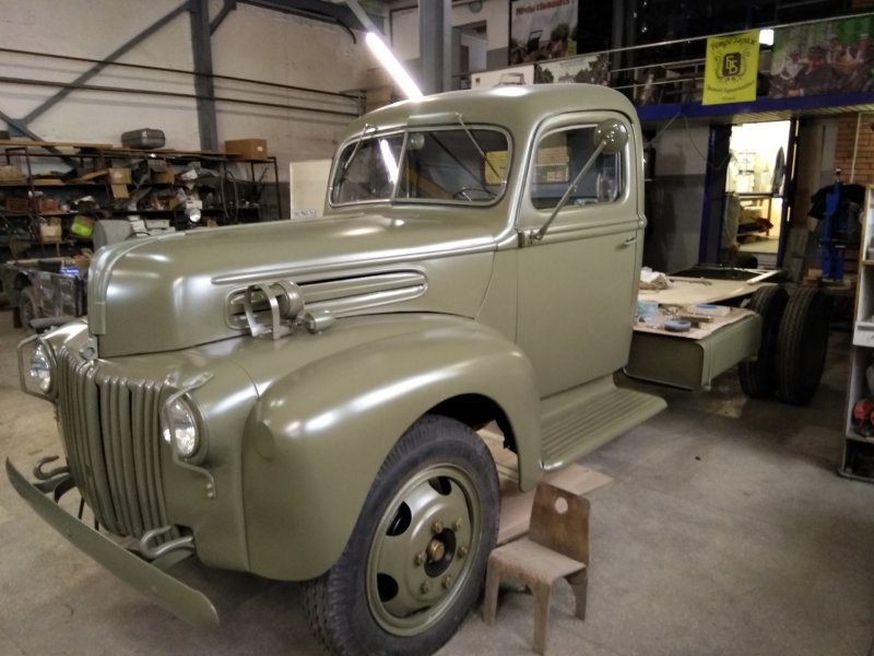 Грузовик Ford 6