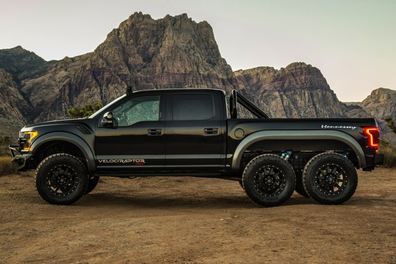 Ford Velociraptor 6x6