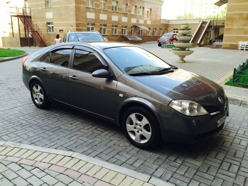 Nissan primera Liftback p12