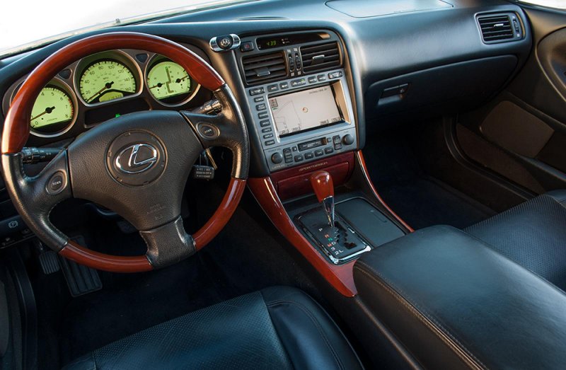 Lexus gs300 белый
