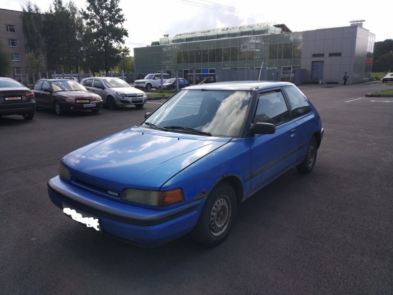 Mazda 323 II