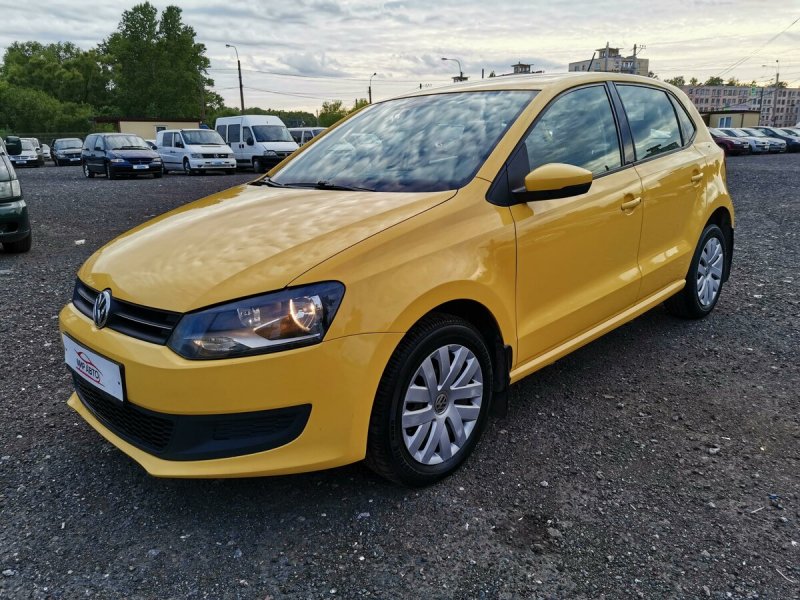 Volkswagen Polo черная желтая
