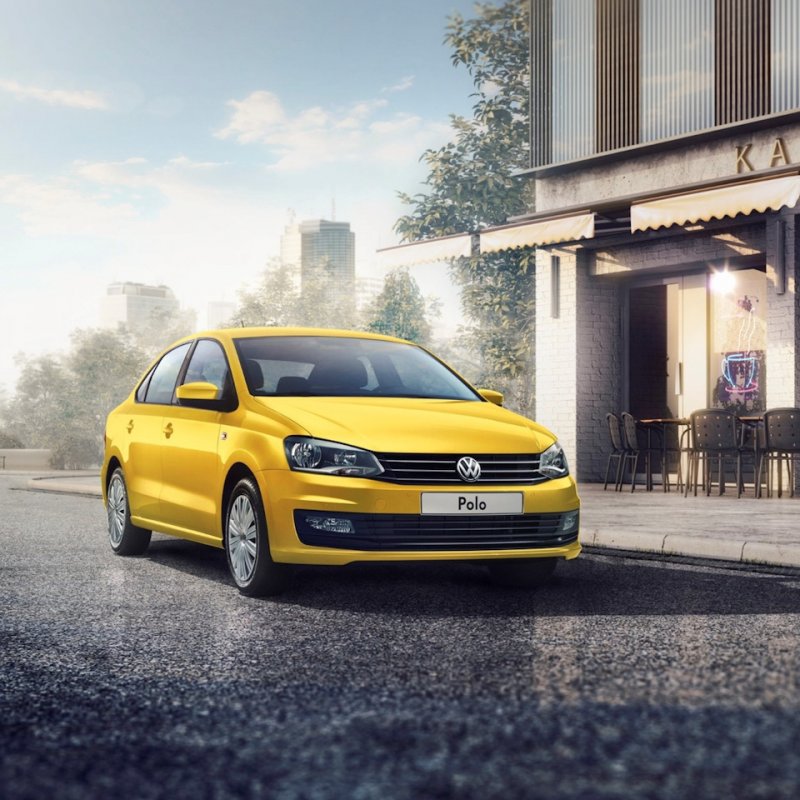 VW Polo sedan жёлтый