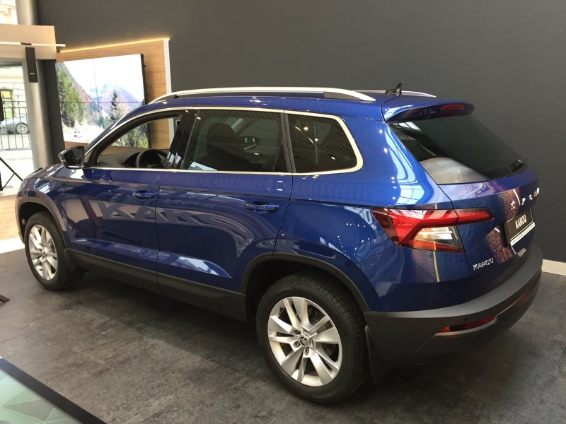 Skoda Karoq синий Reef металлик