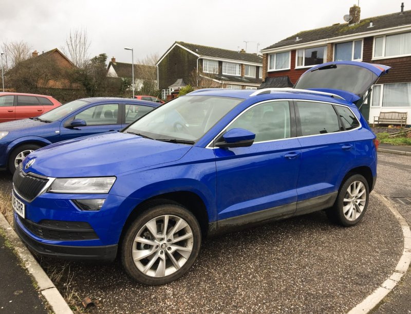 Skoda синий Karoq синий