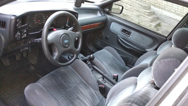 Ford Scorpio салон