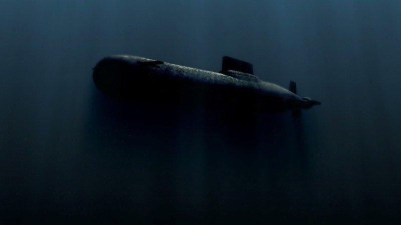 Подводная лодка под водой