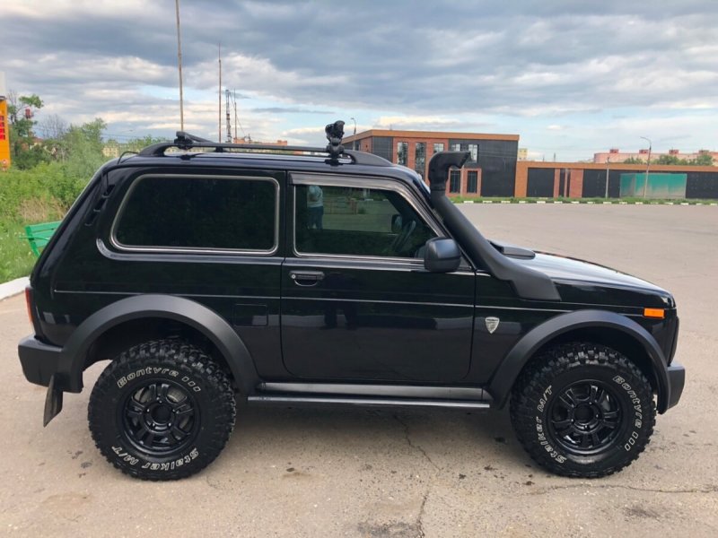 Lada 4x4 Bronto 2021 Black