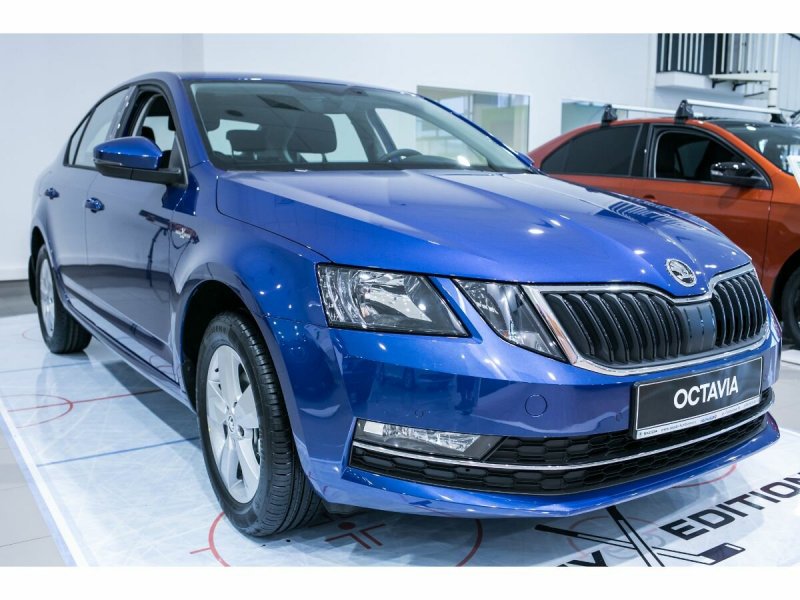 Skoda Octavia a7 синяя