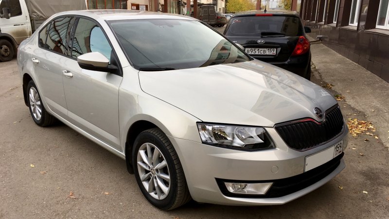 Skoda Octavia a7 серебристый металлик