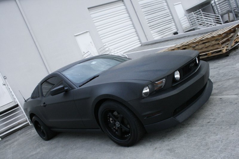 Ford Mustang 2005 черный матовый