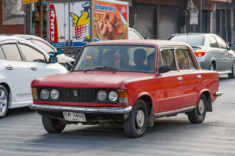 Fiat-125p kurva
