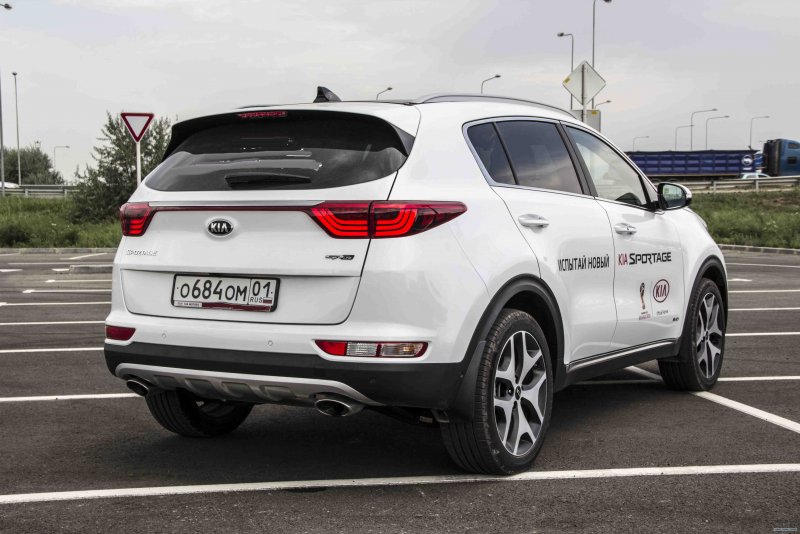 Kia Sportage 2016 сзади