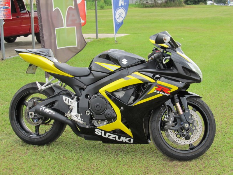 Сузуки GSXR 750