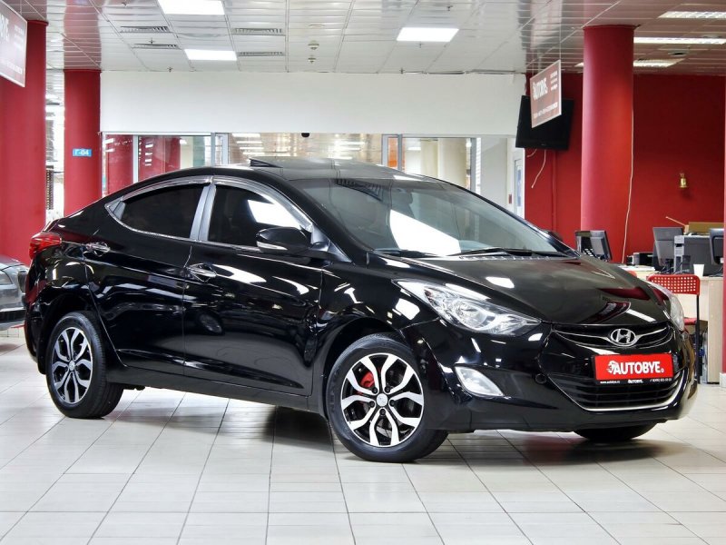 Hyundai Avante черная