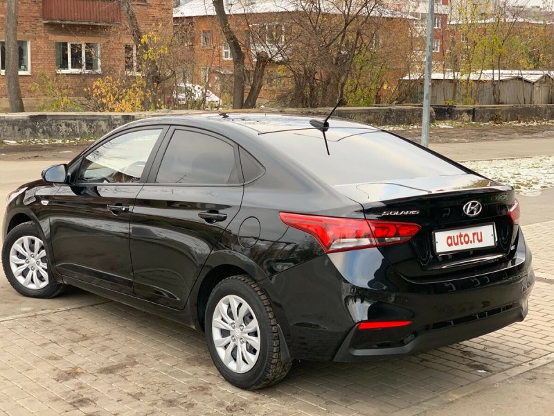 Hyundai Solaris 2011 черный