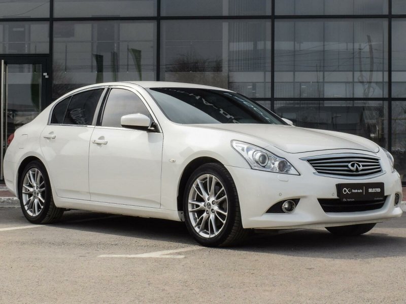 Infiniti g25 седан