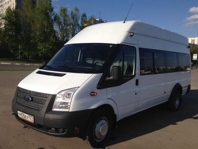 Ford Transit белый 2010 года