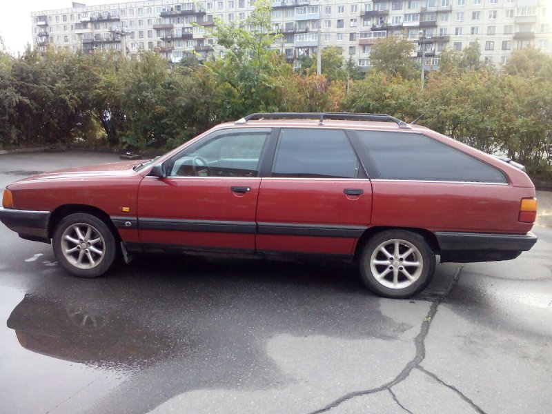 Ауди 100 44 Авант