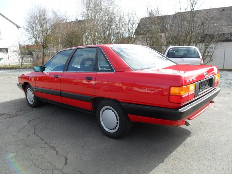 Audi 100 c3 цвет Рубин 110