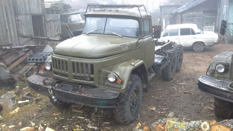 Военный грузовик ЗИЛ 131