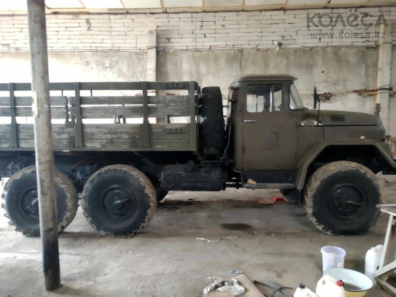 ЗИЛ 131 военный бортовой