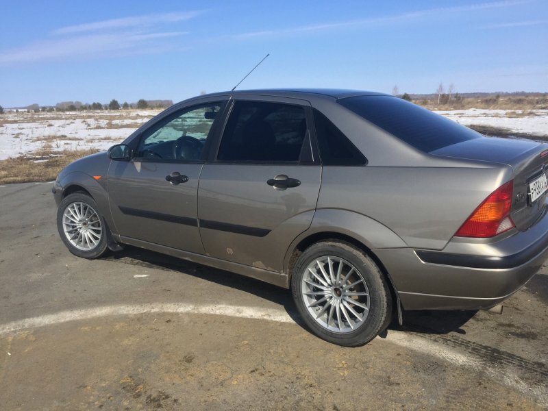 Ford Focus 1 седан r17