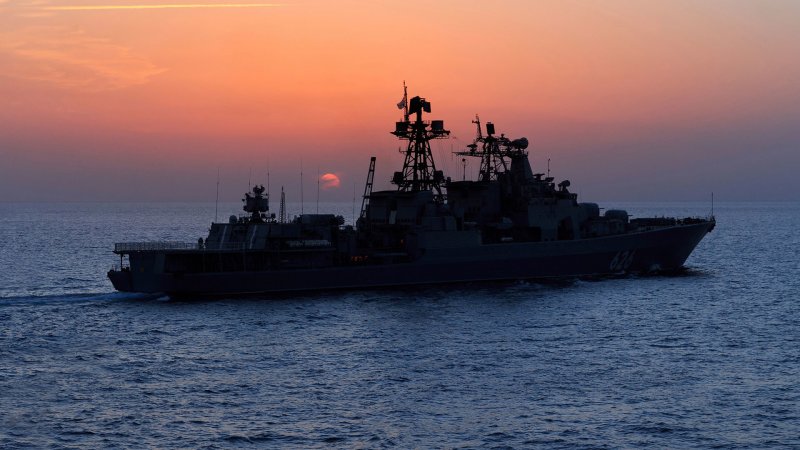 Судно ВМФ России вице-Адмирал Кулаков