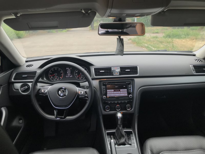 Volkswagen Passat b8 inside