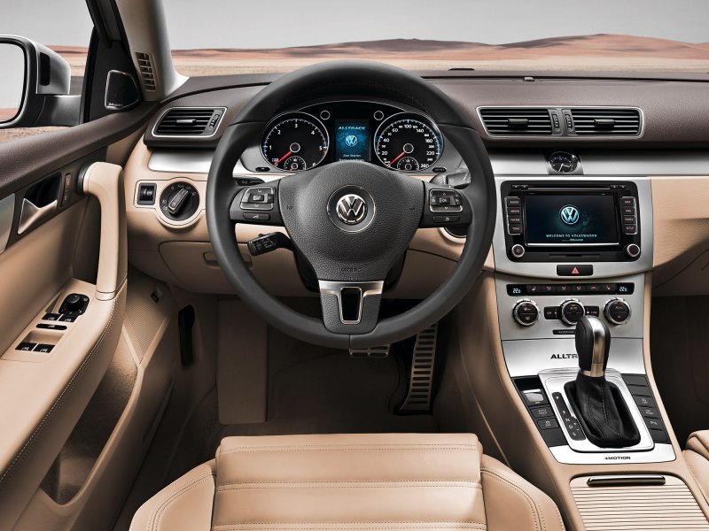 VW Passat Alltrack интерьер