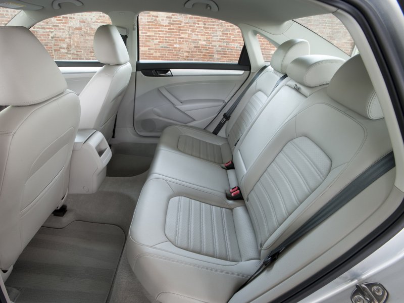 Passat b7 салон сзади