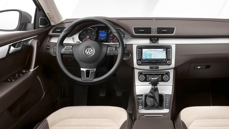 Volkswagen Passat b7 2.0 TSI салон