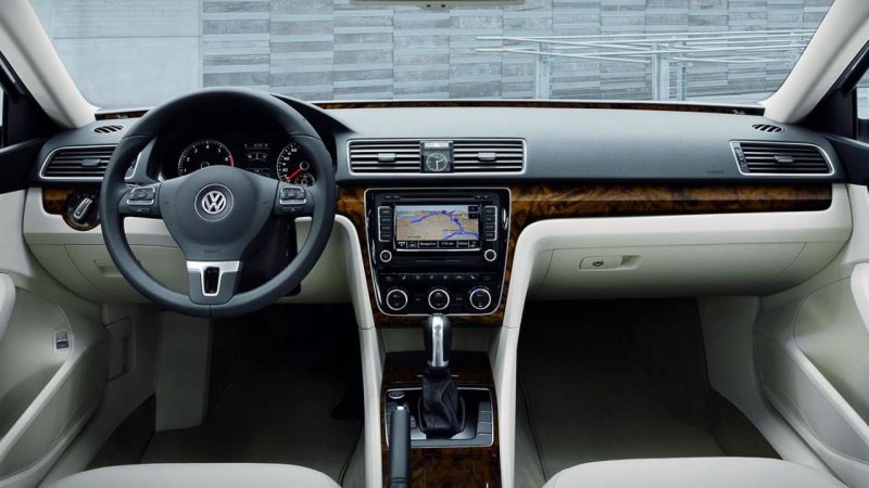 VW Пассат 2014 салон