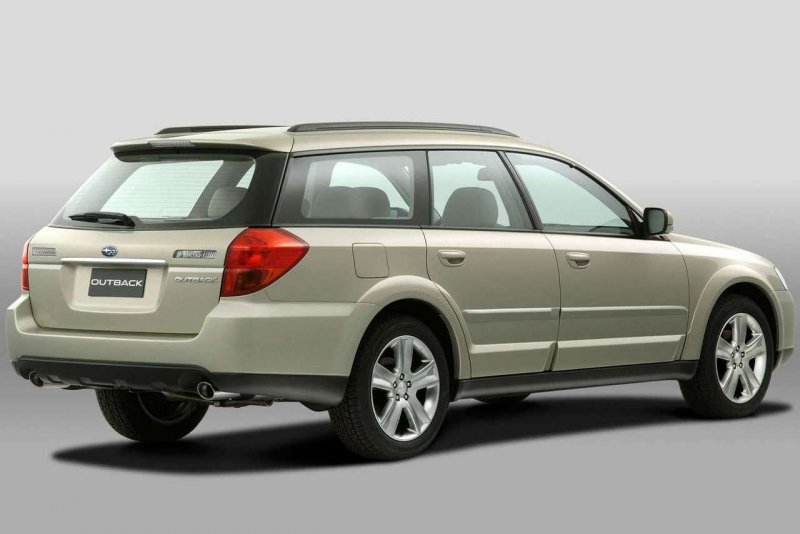 Субару Аутбек 2003-2006