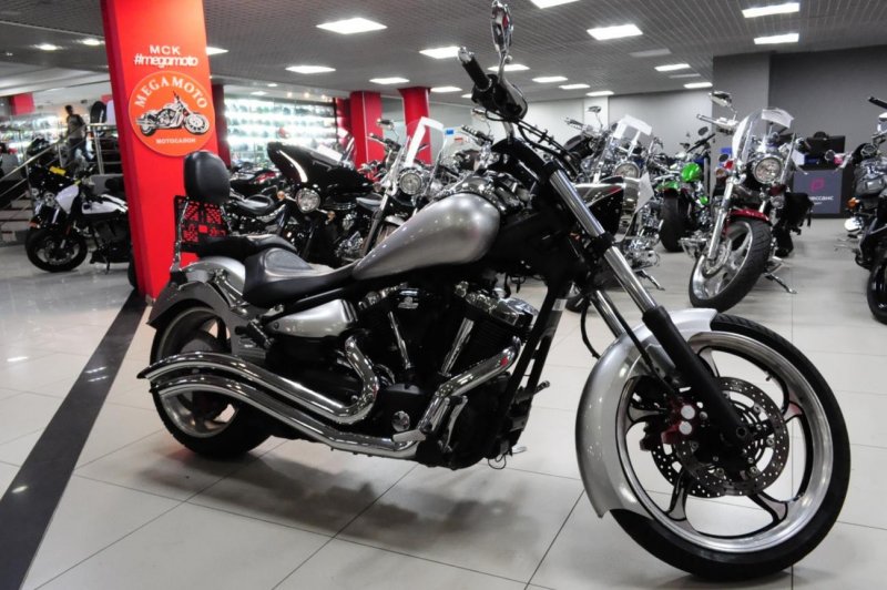 Yamaha xv1900 Raider