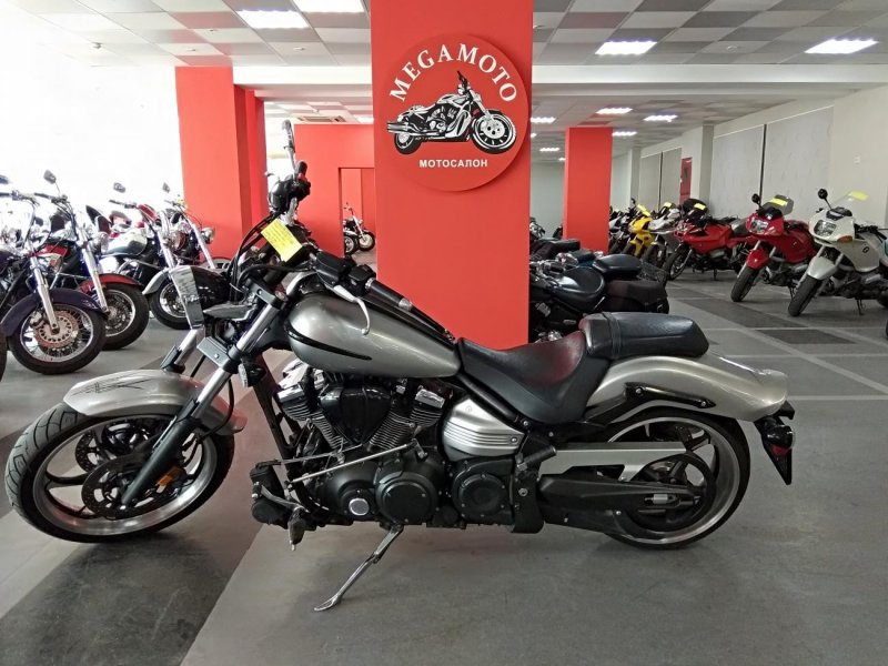 Yamaha Raider xv1900 240 Tires