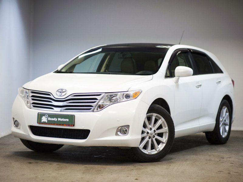 Toyota Venza белая