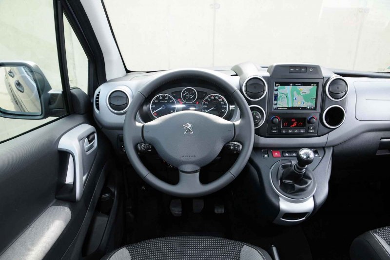 Peugeot partner 2 Tepee салон