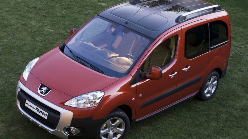 Автомобиль Peugeot partner Tepee