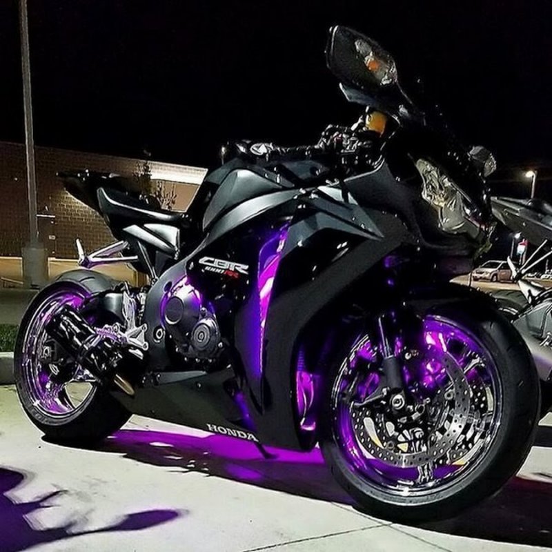 BMW s1000rr фиолетовый