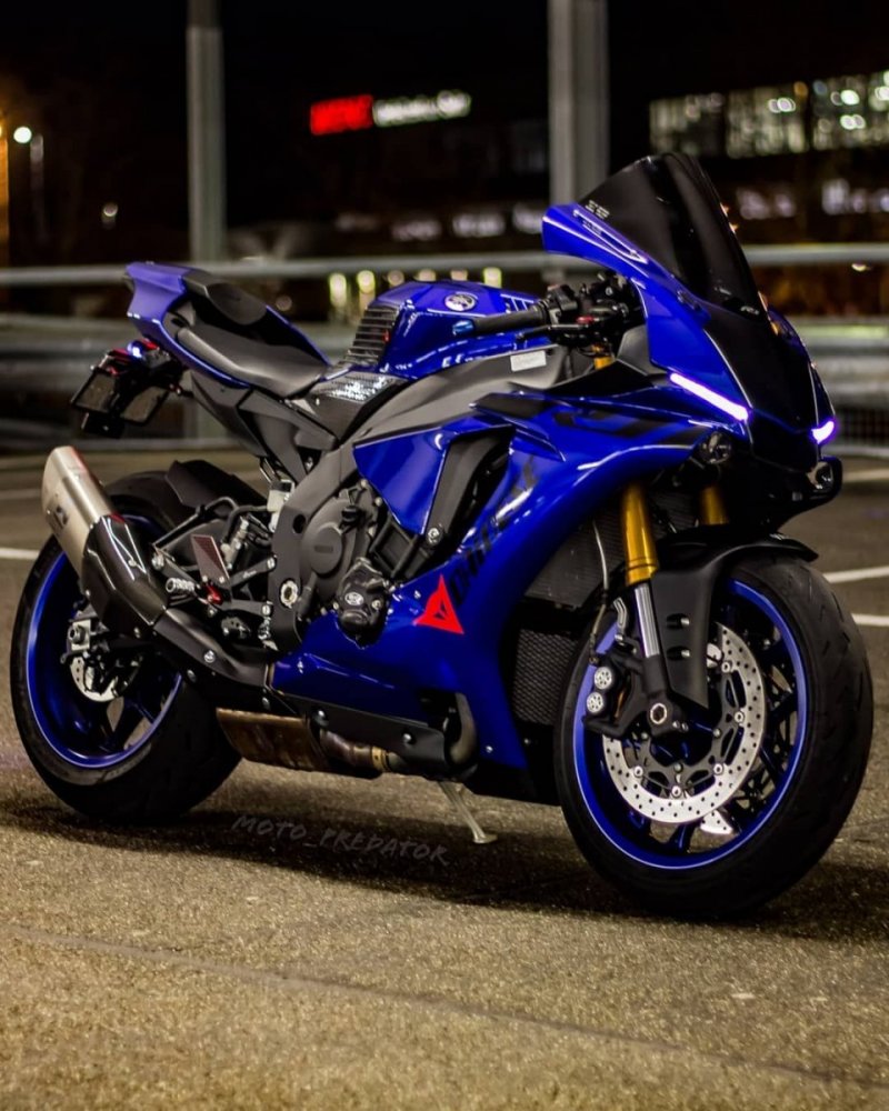 Спортбайк Ямаха r1