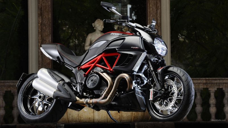 Ducati Diavel Carbon 2013