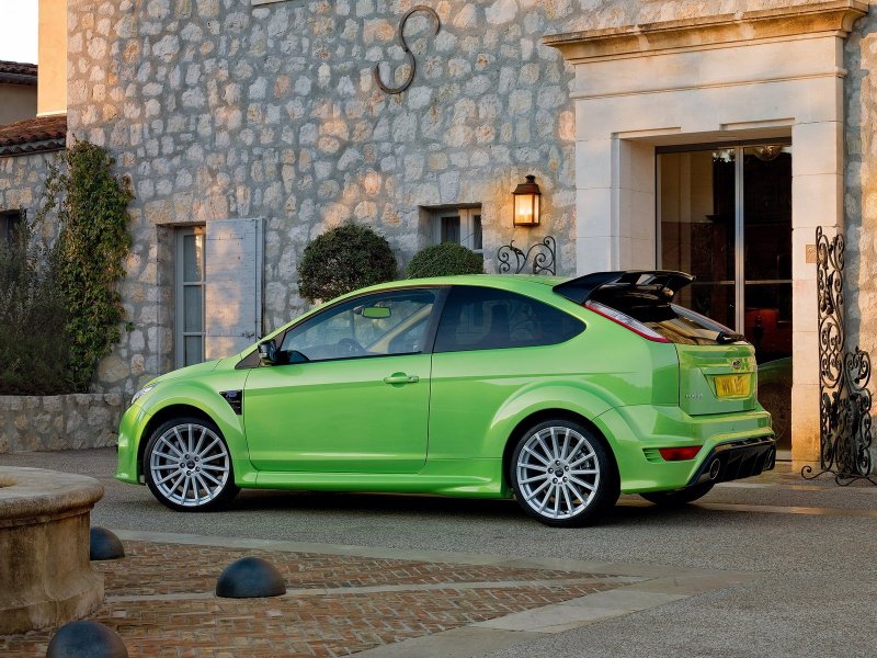 Ford Focus 2 RS хэтчбек